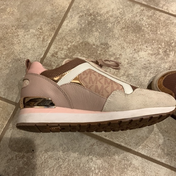 Like new Michael Kors Rose Gold sneakers - Picture 5 of 6